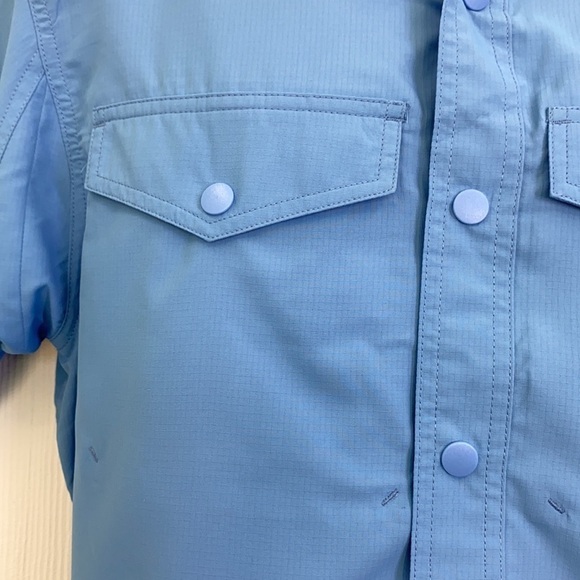 Duluth Trading Company - Baby Blue Polyester Short Sleeve Button Up Size Med - Picture 5 of 10